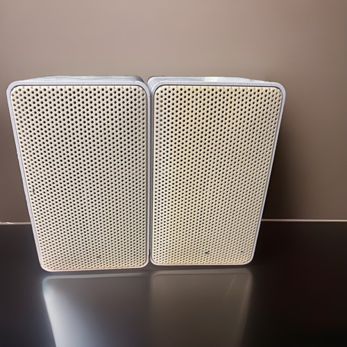 Speaker audiosource - , (2